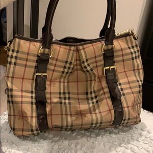 Burberry purse